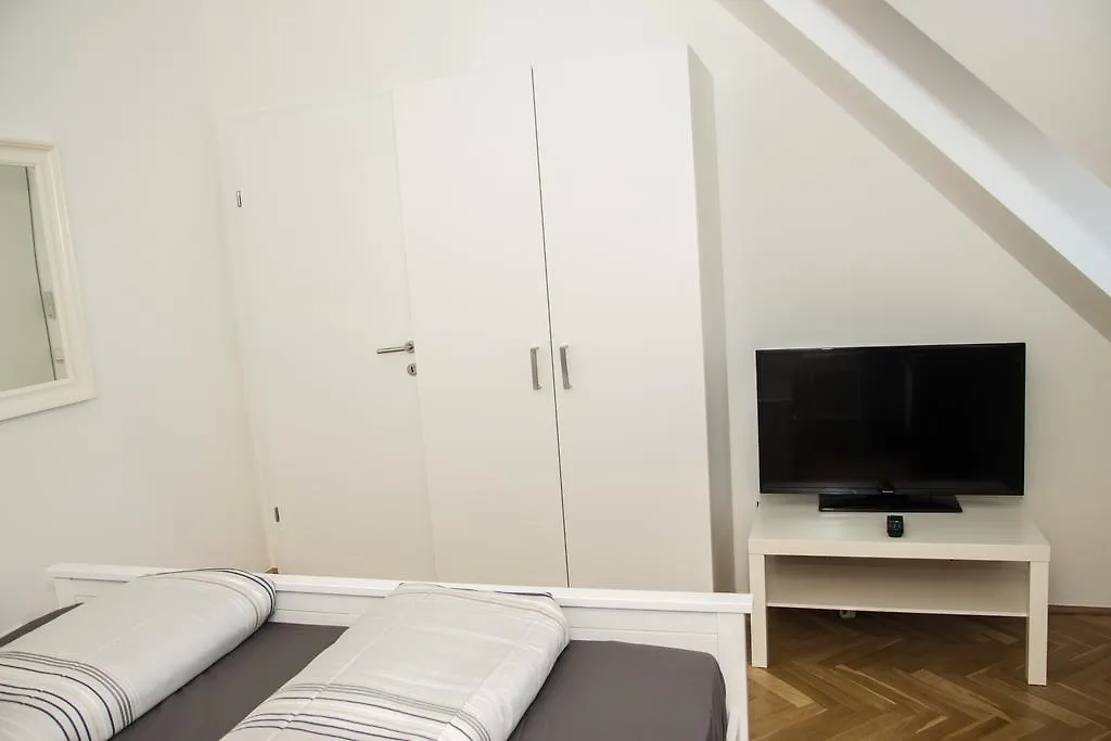 Hotspot Apartments Westbahnhof Wiedeń Austria